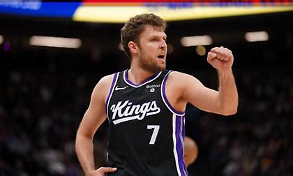 Στους Ράπτορς με ανταλλαγή ο Σάσα Βεζένκοφ!