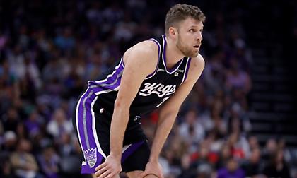 Ρεπόρτερ Ράπτορς: «Ψευδή τα δημοσιεύματα για Βεζένκοφ - Τον υπολογίζουν κανονικά στο Τορόντο»