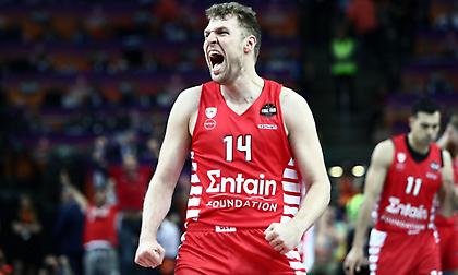 Sportando: «Κοντά σε deal με τον Ολυμπιακό ο Βεζένκοβ»