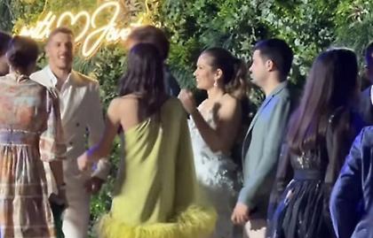 Ο παίκτης του Ολυμπιακού που νοίκιασε νησί για τα δίδυμα!