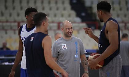 «Δεν υπάρχει καμία πίεση, είμαστε εδώ για να πάρουμε αυτό που θέλουμε»: Η ομιλία Σπανούλη στους παίκτες της Εθνικής