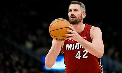 Για άλλα δύο χρόνια στο Μαϊάμι ο Κέβιν Λοβ