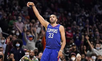 Επιστρέφει στους Κλίπερς ο Μπατούμ