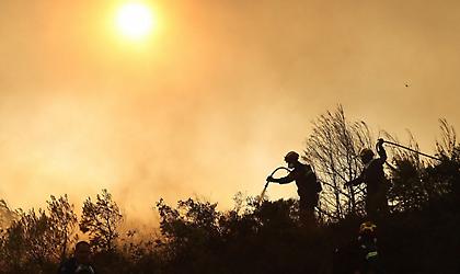 Πυρκαγιές: Μάχη με τις αναζωπυρώσεις στην Κερατέα – Χωρίς ενεργό μέτωπο η Σταμάτα