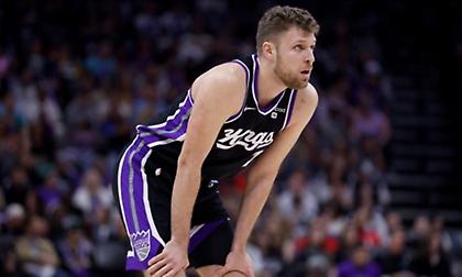 Βεζένκοφ: «Προς το παρόν είμαι παίκτης των Ράπτορς-Πρέπει να δω τις διαθέσεις τους για μένα»