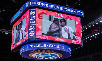 Δεκάδες Δομινικανοί στις εξέδρες του ΣΕΦ - Ζουν με ένταση το ματς με την Αίγυπτο!