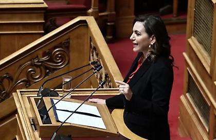 Άγριος καυγάς Κεφαλογιάννη – Φωτίου στη Βουλή: «Άι στο διάολο» είπε η βουλευτής στην υπουργό Τουρισμού