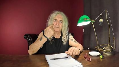 Καρβέλας: «Αν γκρεμίσουμε τις εκκλησίες θα θεραπευτεί η φτώχεια»