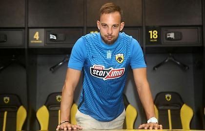 Μπρινιόλι: «Ελπίζω να κερδίσω το νταμπλ όπως και ο Γκατσίνοβιτς - Από τους λόγους που επέλεξα την ΑΕΚ ο Αλμέιδα»