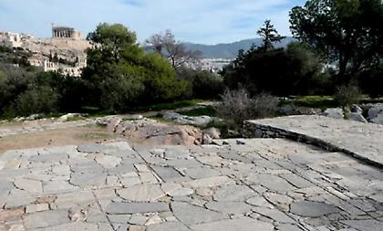 Φωτιά στο λόφο του Φιλοπάππου