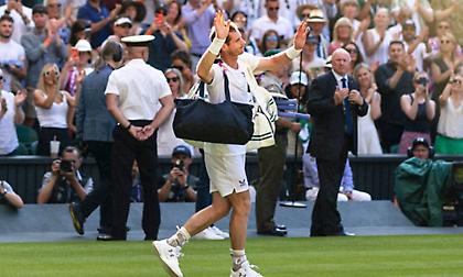 Αποσύρθηκε από το μονό του Γουίμπλεντον ο Μάρεϊ