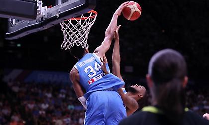 «Κατέβασε τον γενικό» με επιβλητική τάπα στον Μοντέρο ο Γιάννης!