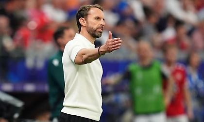 Το «γυρνάει» σε σύστημα τριών στόπερ ο Σάουθγκεϊτ!