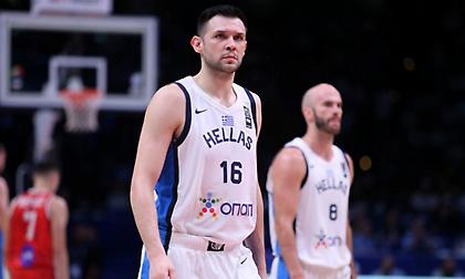 Παπανικολάου: «Δεν είναι παιχνίδι ένας εναντίον ενός, να βοηθήσει ο καθένας όσο μπορεί για τη νίκη»