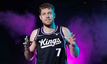 «Γι' αυτό ο Βεζένκοφ δεν μπορεί να φύγει τόσο εύκολα από τους Ράπτορς - Ποιες είναι οι επιλογές του»