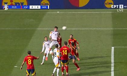 Απείλησε την εστία της Ισπανίας με κεφαλιά ο Χάβερτς, μπλόκαρε ο Σιμόν