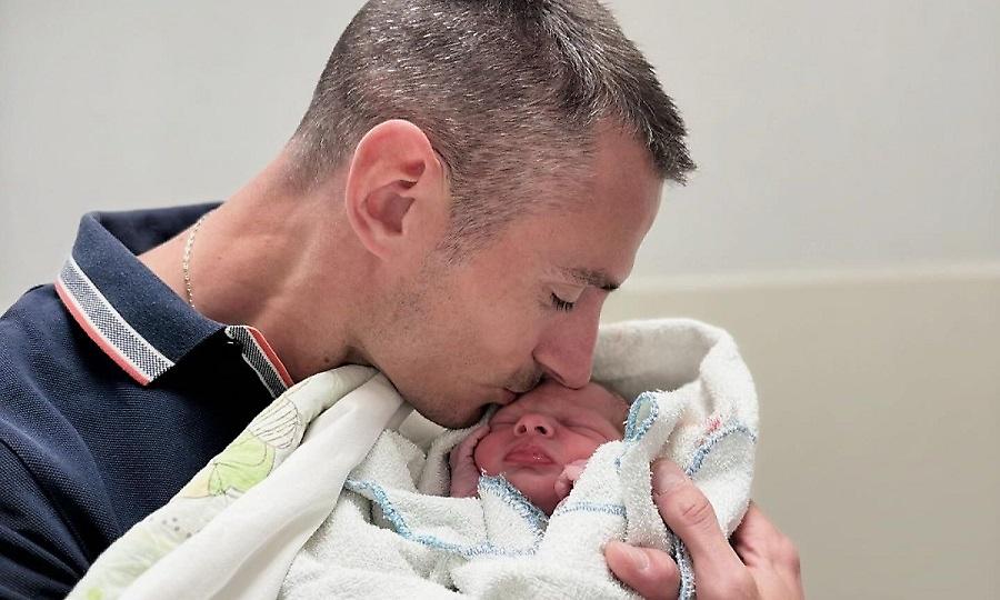 Μπαμπάς έγινε ο Παναγιώτης Τριβιζάς