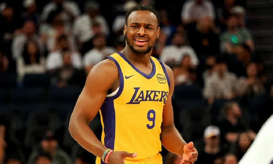 Λίγα πράγματα ο Μπρόνι Τζέιμς στο ντεμπούτο του με Λέικερς