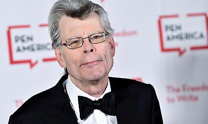 ΗΠΑ: Ο Στίβεν Κινγκ καλεί τον Τζο Μπάιντεν να αποσυρθεί από την κούρσα για την προεδρία