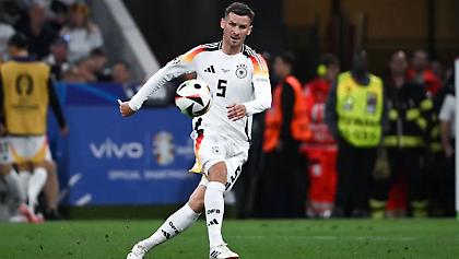 «Κλέβει» τον Γκρος από τα... χέρια της Άιντραχτ Φρανκφούρτης η Μπορούσια Ντόρτμουντ