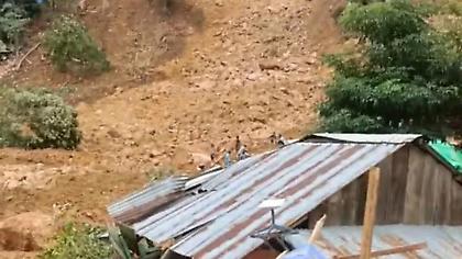 Ινδονησία: Τουλάχιστον 12 νεκροί από κατολίσθηση εν μέσω καταιγίδας