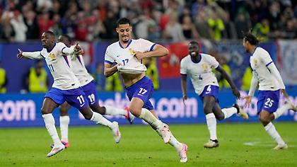 Οι Γάλλοι διεθνείς νίκησαν τη Λεπέν