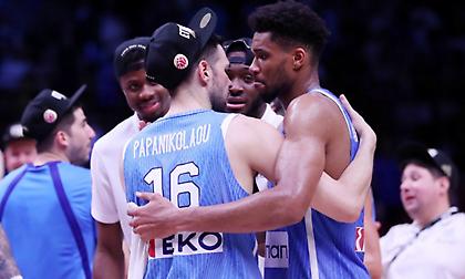 Υποσχέθηκε να δώσει παπούτσια στον Παπανικολάου ο Γιάννης!