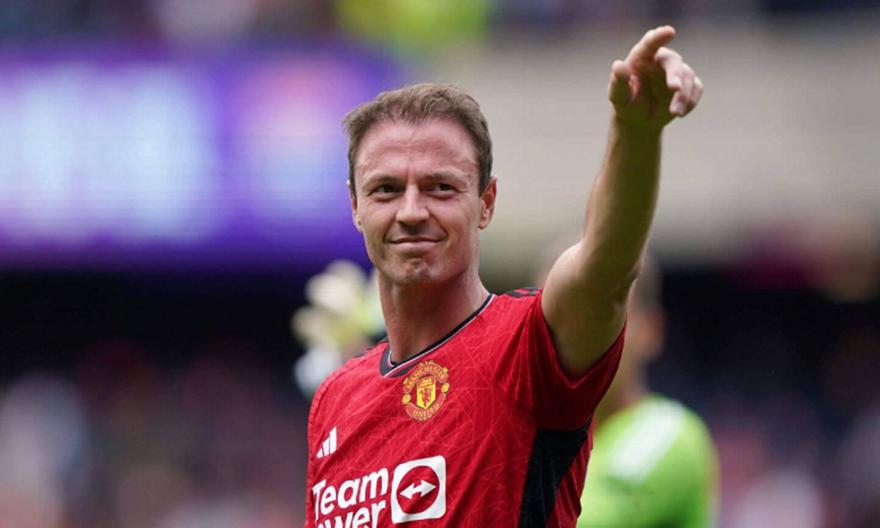 Μάντσεστερ Γιουνάιτεντ: Παραμένει για μία ακόμα σεζόν ο Έβανς