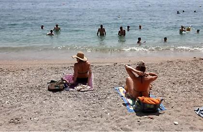 Καιρός: Συνεχίζεται ο καύσωνας με θερμοκρασίες που θα φτάσουν τους 42 βαθμούς