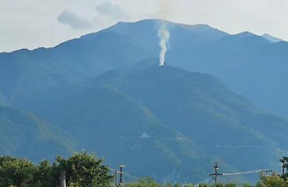 Νέα φωτιά στον Όλυμπο: Η πυρκαγιά μαίνεται σε υψόμετρο 1500 μέτρων