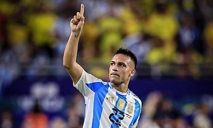 Το χρυσό γκολ του Λαουτάρο-Έκρινε τον τελικό του Κόπα Αμέρικα και έτρεξε να το πανηγυρίσει με τον τραυματία Μέσι