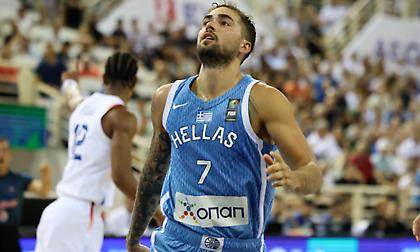 Ανησυχία στην Εθνική με Τολιόπουλο: Υπέστη κάκωση στη δεξιά ωμοπλάτη - Θα υποβληθεί άμεσα σε μαγνητική τομογραφία