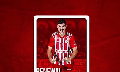 Παραμένει στον Ολυμπιακό και του χρόνου ο Δαλακούρας