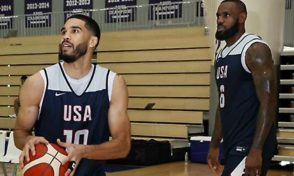 To παράπονο του Τέιτουμ από τον ΛεΜπρόν: «Δεν μου είχε δώσει αυτόγραφο και είχα βάλει τα κλάματα»