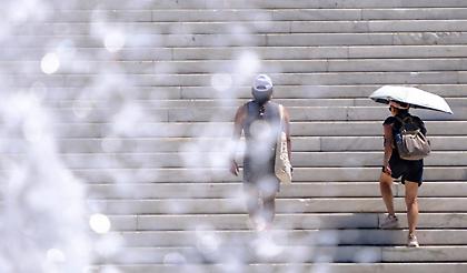 Καύσωνας: Τουλάχιστον μέχρι την Κυριακή οι υψηλές θερμοκρασίες