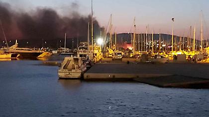 Φωτιά τώρα στο Φάληρο, στο παλιό Ολυμπιακό κέντρο Beach Volley