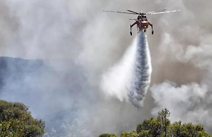 Βελτιωμένη η εικόνα της φωτιά στο Σοφικό: «Μάχη» με διάσπαρτες εστίες εξακολουθούν να δίνει η πυροσβεστική