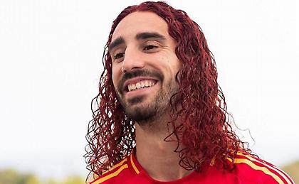 To 'πε και το 'κανε ο Κουκουρέγια: Έβαψε κόκκινα τα μαλλιά του μετά την κατάκτηση του Euro