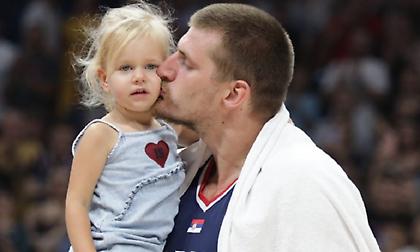 Έκλεψε την παράσταση η πανέμορφη κορούλα του Γιόκιτς