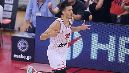 Κατηγορηματική διάψευση του Ραζνάτοβιτς για Πετρούσεφ και Ερυθρό Αστέρα!