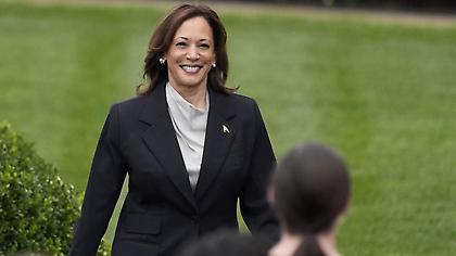 Συσπείρωση Δημοκρατικών γύρω από τη Χάρις – Εξασφάλισε επαρκή στήριξη για το χρίσμα