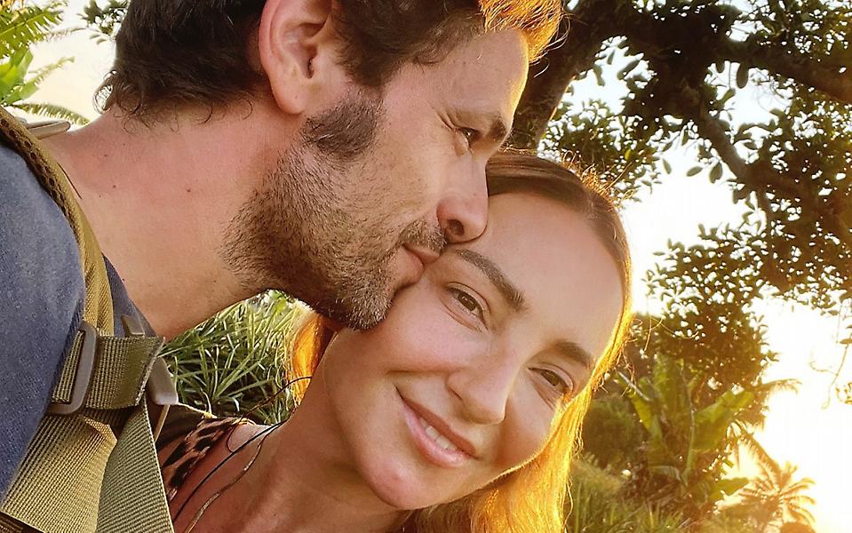 Τότσικας- Ρέβη: Σκάβουν ξυπόλυτοι και χτίζουν σπίτια με χώμα στην Τανζανία