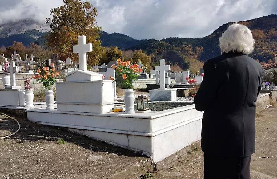 Άνδρας που δούλευε σε γραφείο τελετών στη Λαμία πέθανε ενώ «άνοιγε» τάφο για συμπολίτη του!