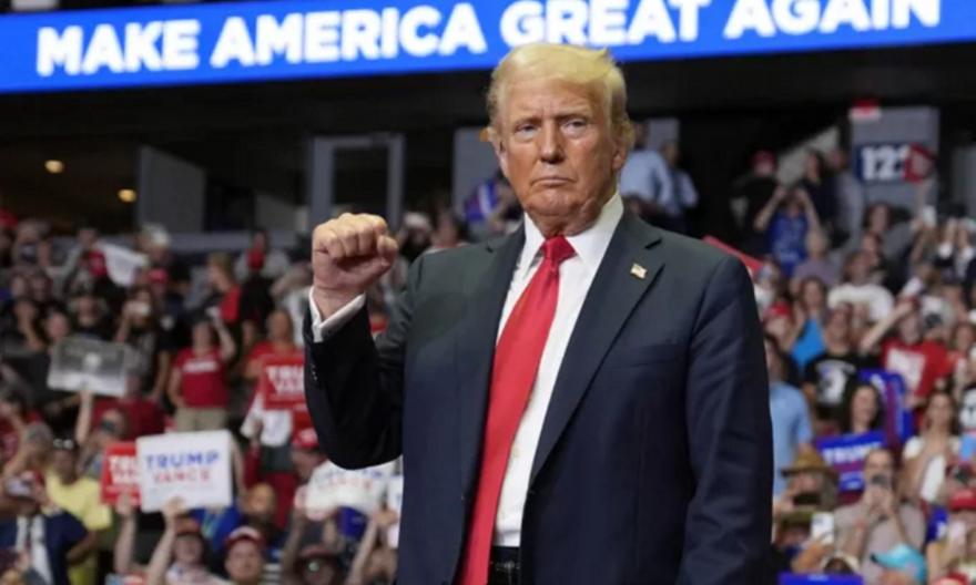 Τραμπ: «Ναι» σε ντιμπέιτ με την Κάμαλα Χάρις - «Θα τη νικήσω πιο εύκολα από τον Μπάιντεν»