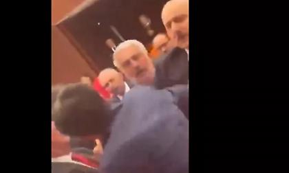 Απίστευτο ξύλο στην τουρκική βουλή