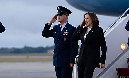 Κάμαλα Χάρις: Ατυπο χρίσμα από συνέδρους και χορηγούς – Μπορεί να οδηγήσει σε νίκη τους Δημοκρατικούς;