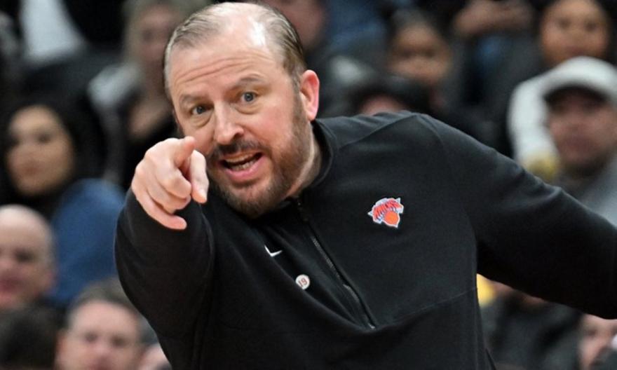 Νέο συμβόλαιο που θα τον κρατήσει στον πάγκο των Νικς μέχρι το 2028, υπέγραψε ο Τομ Θίποντ