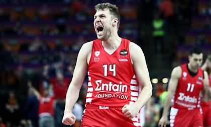 Και επίσημα η επιστροφή του Βεζένκοφ στον Ολυμπιακό - «Γύρισα στην οικογένειά μου»