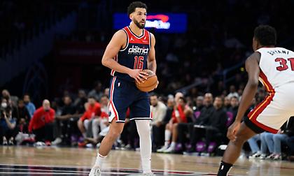 Ακούστηκε για Μπάρτσα και Εφές αλλά μένει στο ΝΒΑ ο Γκιλ