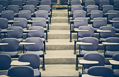 Πανελλαδικές Εξετάσεις 2024: Πτώση βάσεων στις υψηλόβαθμες σχολές, άνοδος στις χαμηλόβαθμες